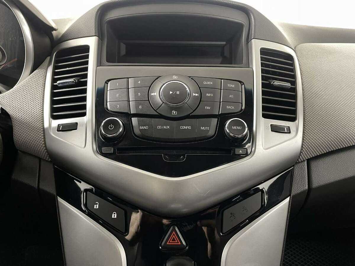 Купить Chevrolet Cruze с пробегом. Фото: #10