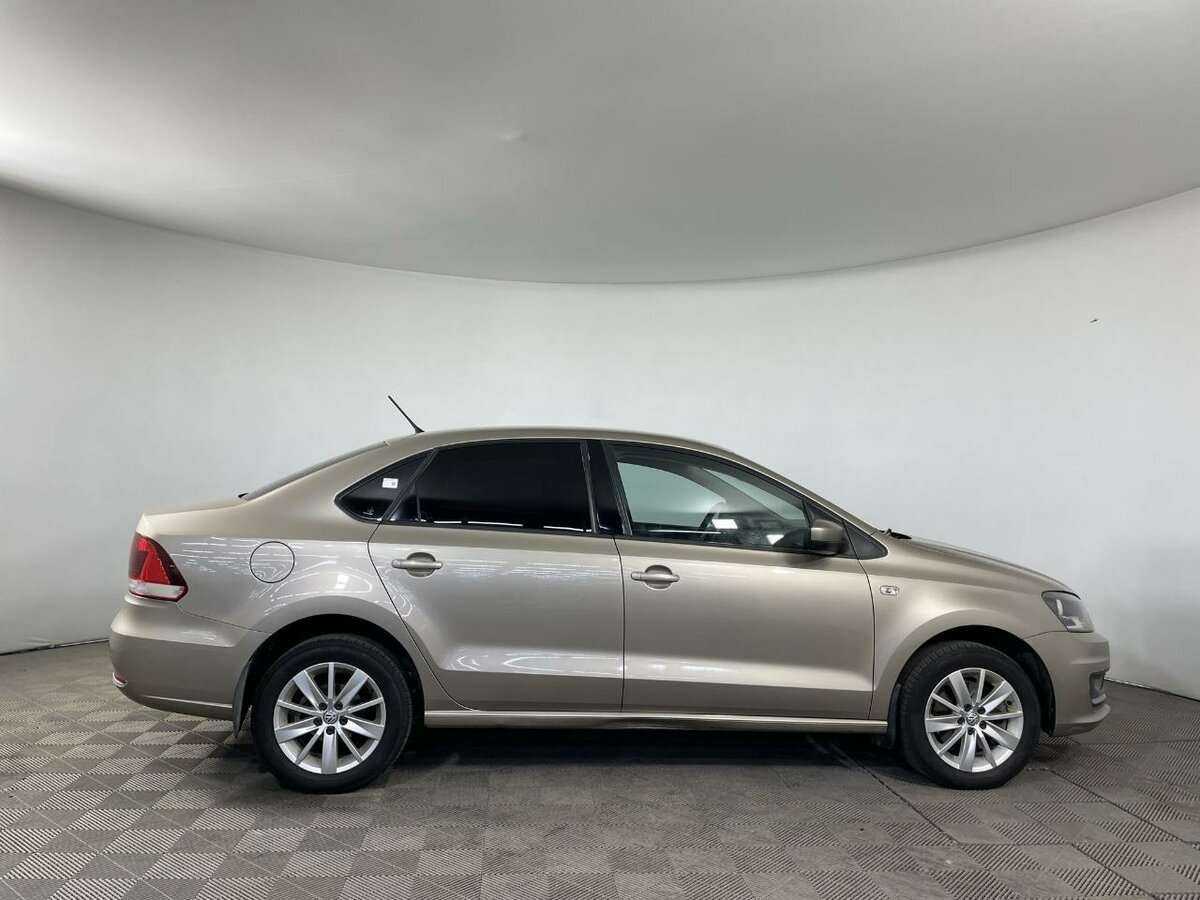 Купить Volkswagen Polo с пробегом. Фото: #2