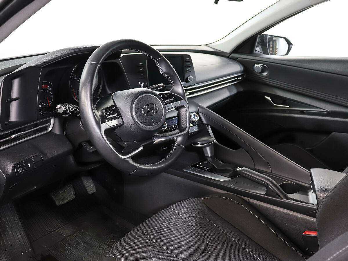 Купить Hyundai Elantra с пробегом. Фото: #12
