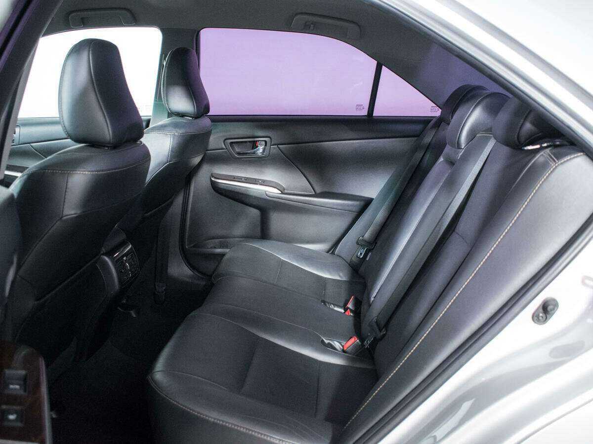Купить Toyota Camry с пробегом. Фото: #9