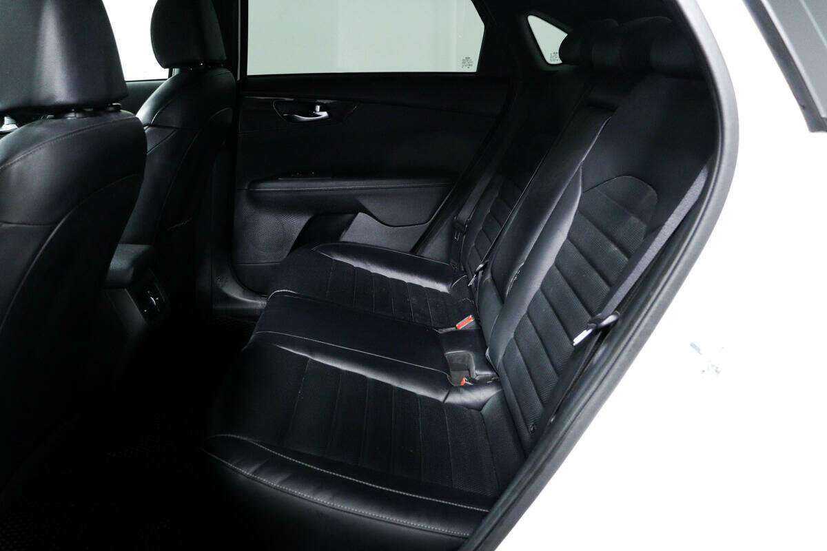 Купить Kia Cerato с пробегом. Фото: #11