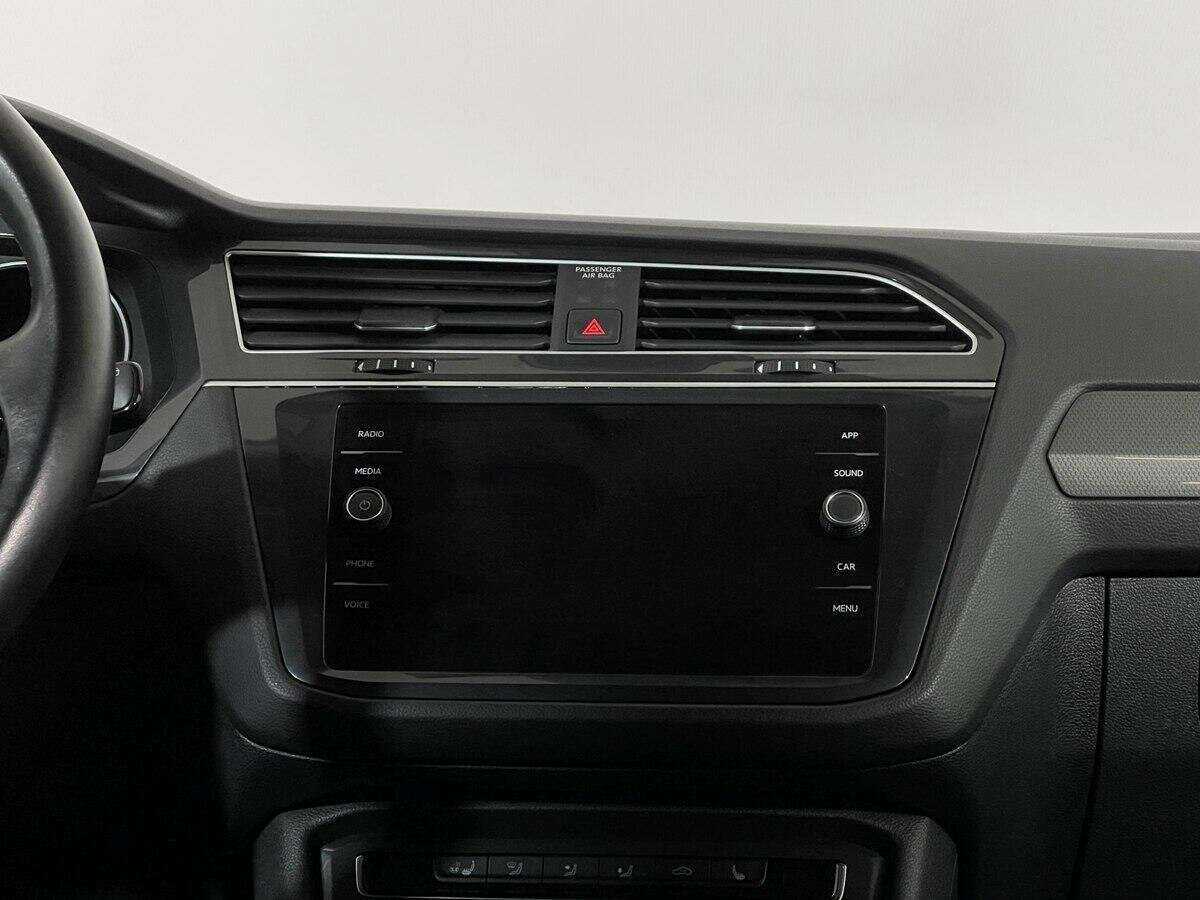 Купить Volkswagen Tiguan с пробегом. Фото: #11