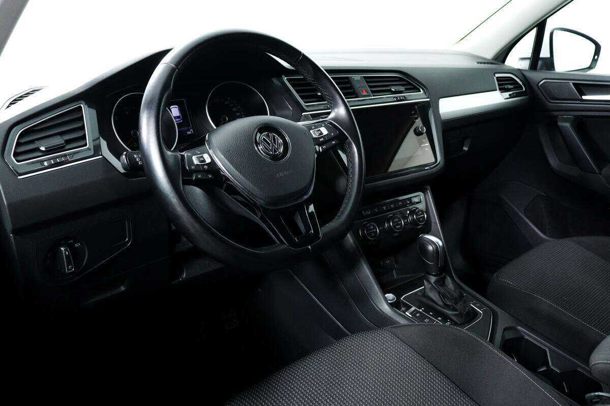 Купить Volkswagen Tiguan с пробегом. Фото: #12