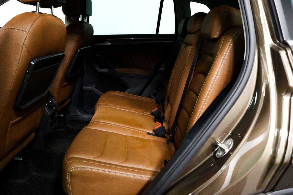 Купить Volkswagen Tiguan с пробегом. Фото: #11