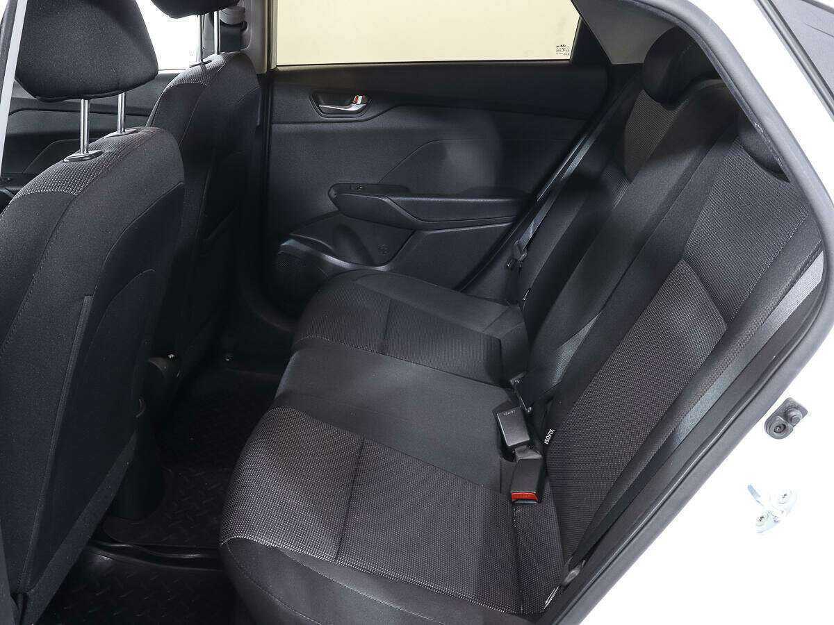 Купить Hyundai Solaris с пробегом. Фото: #9