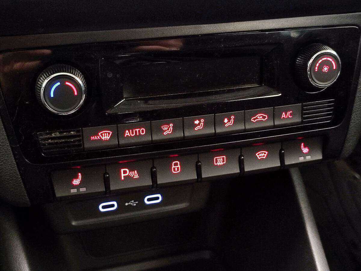 Купить Volkswagen Polo с пробегом. Фото: #13