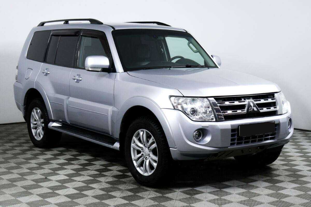 Купить Mitsubishi Pajero с пробегом. Фото: #2