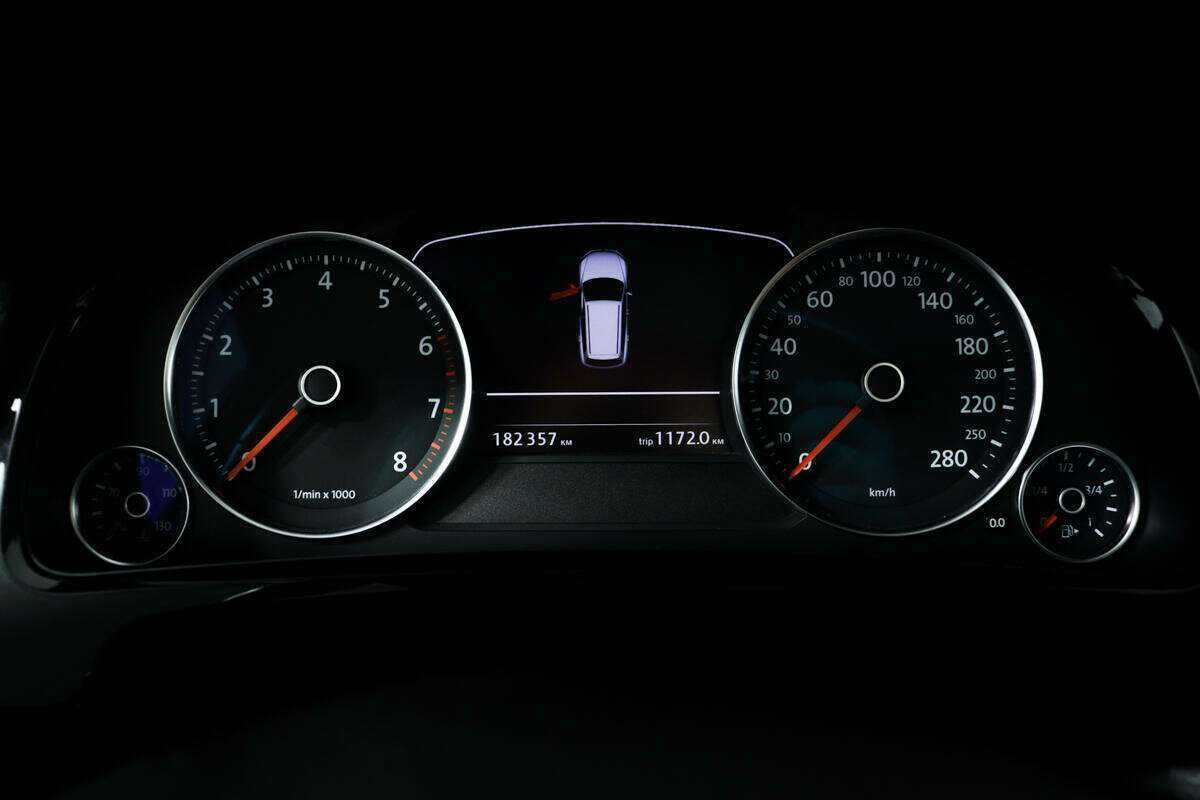 Купить Volkswagen Touareg с пробегом. Фото: #9