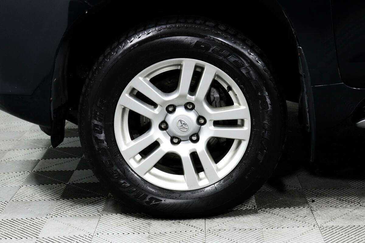 Купить Toyota Land Cruiser Prado с пробегом. Фото: #11