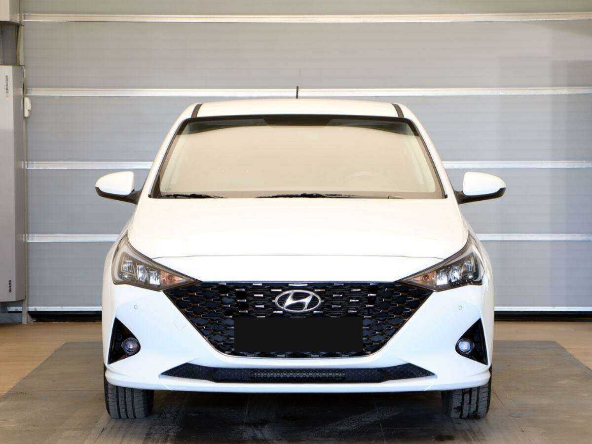 Купить Hyundai Solaris с пробегом. Фото: #1