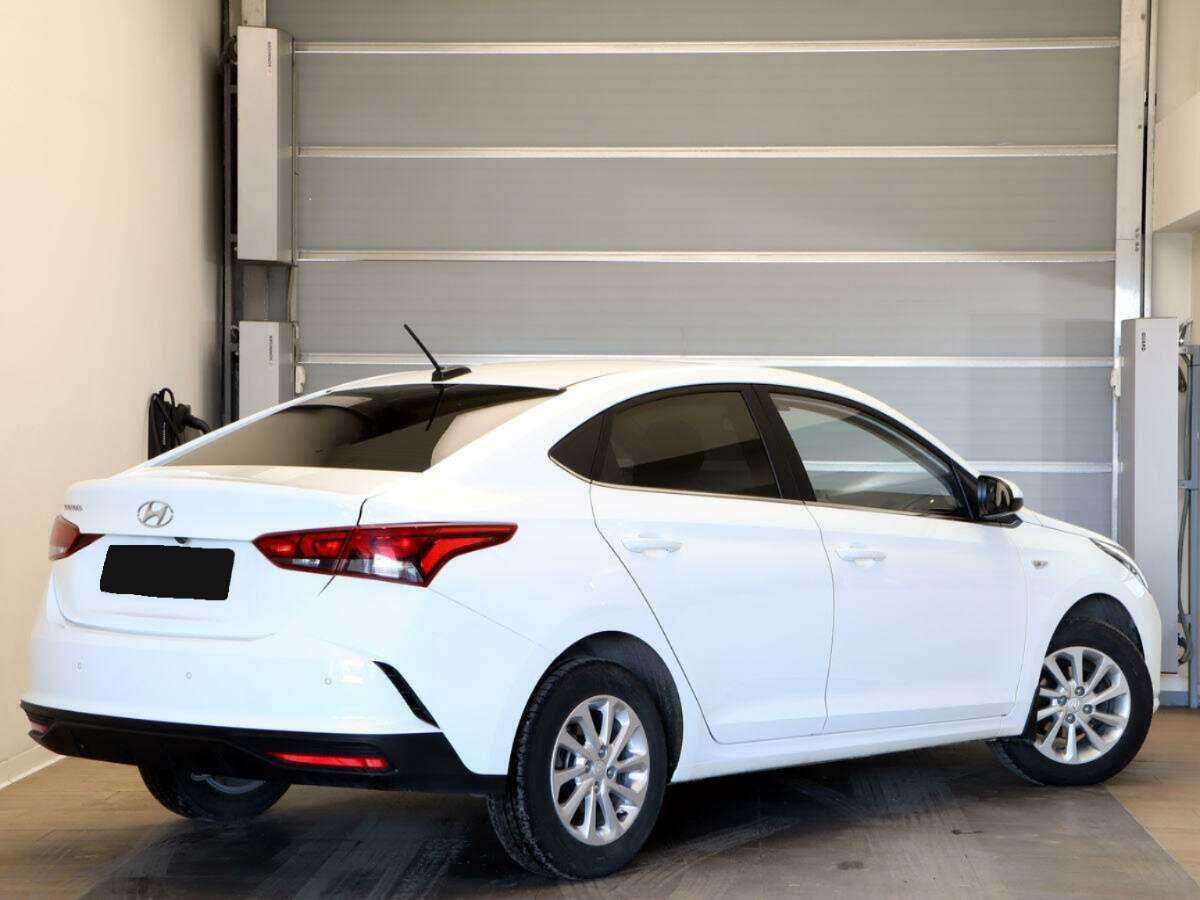 Купить Hyundai Solaris с пробегом. Фото: #3