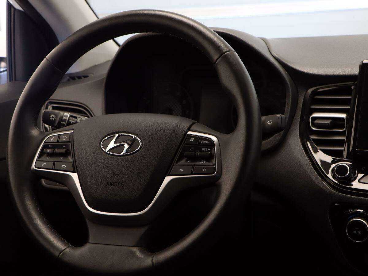 Купить Hyundai Solaris с пробегом. Фото: #10