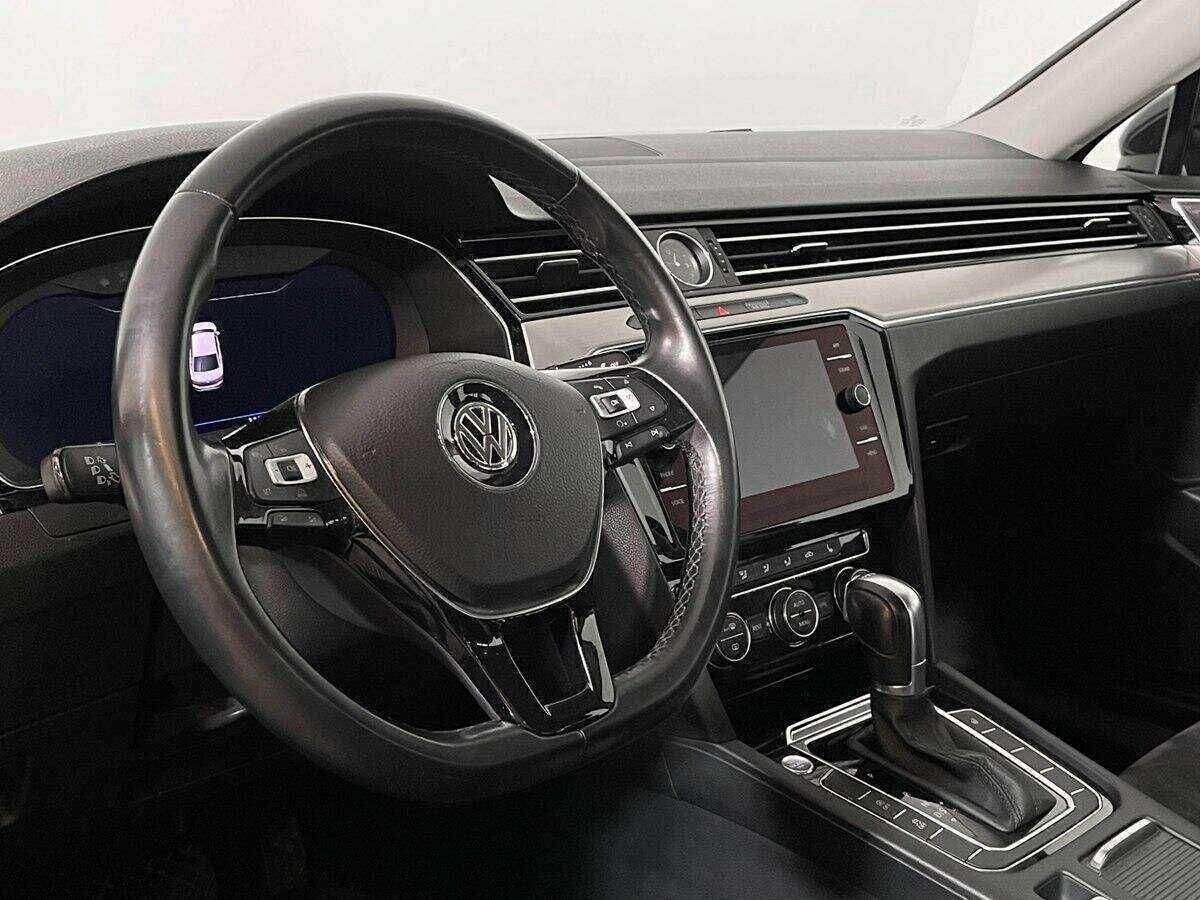 Купить Volkswagen Passat с пробегом. Фото: #13
