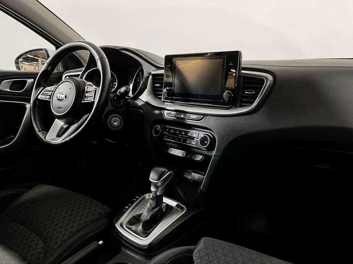 Купить Kia Ceed с пробегом. Фото: #8