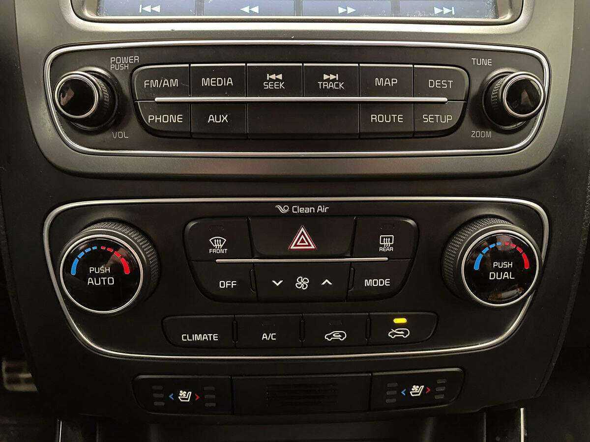 Купить Kia Sorento с пробегом. Фото: #17