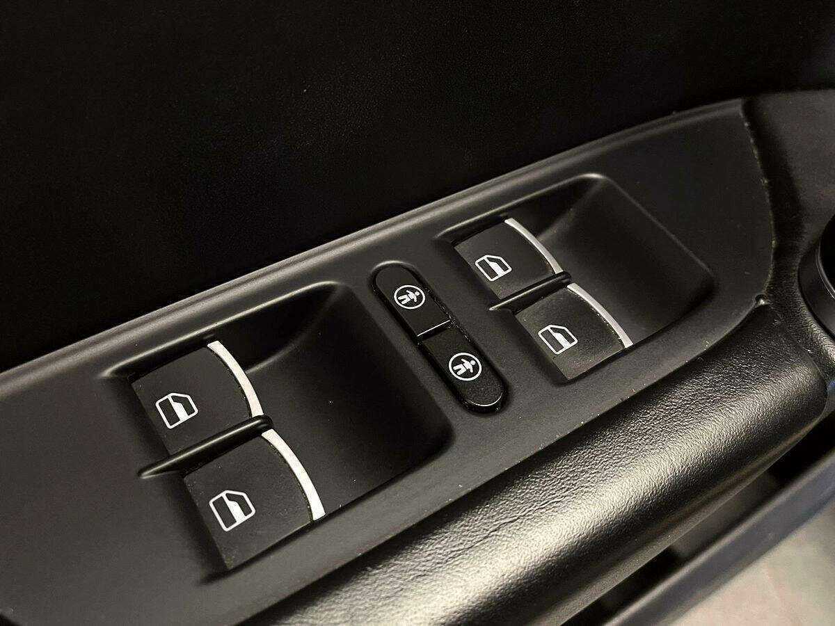 Купить Volkswagen Touareg с пробегом. Фото: #14