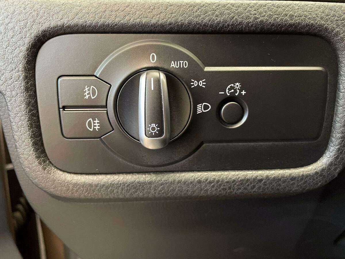 Купить Volkswagen Touareg с пробегом. Фото: #16