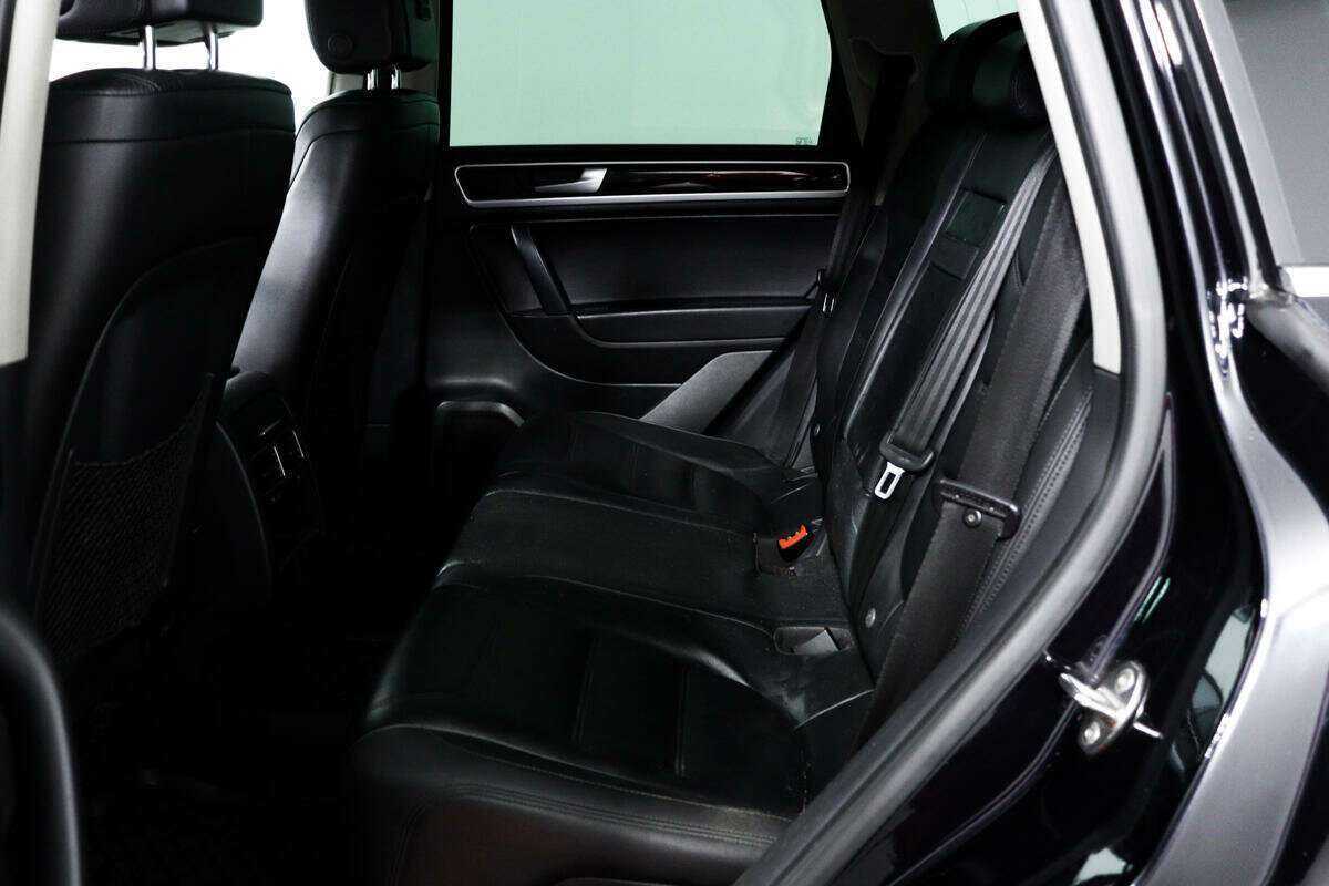 Купить Volkswagen Touareg с пробегом. Фото: #10