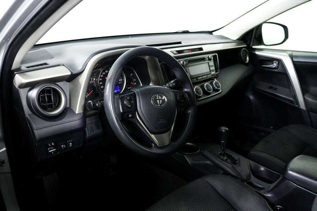 Купить Toyota RAV4 с пробегом. Фото: #11