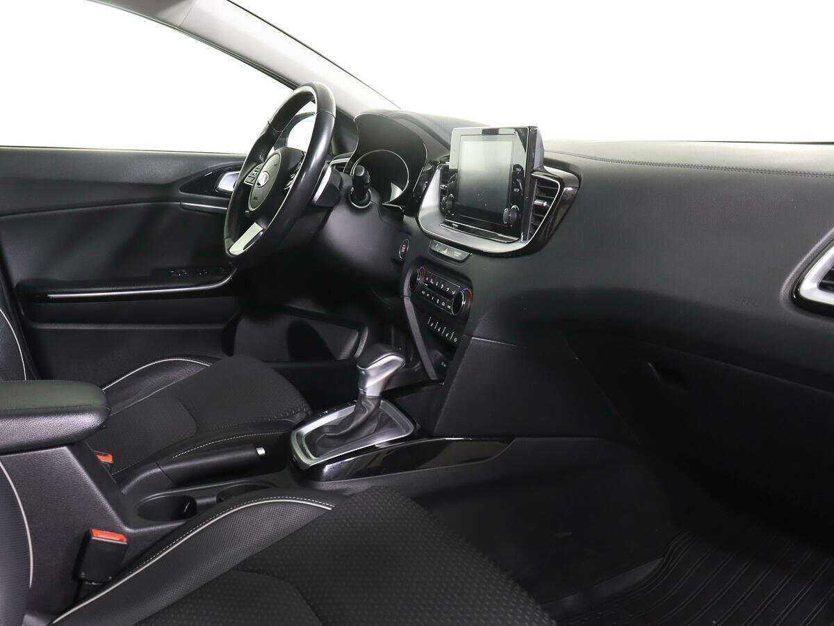 Купить Kia Ceed с пробегом. Фото: #4
