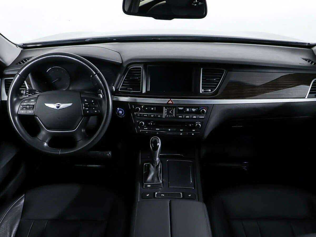 Купить Hyundai Genesis с пробегом. Фото: #10