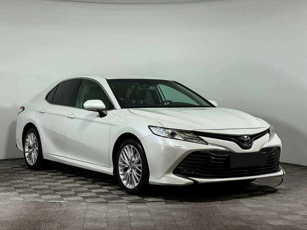 Купить Toyota Camry с пробегом. Фото: #2