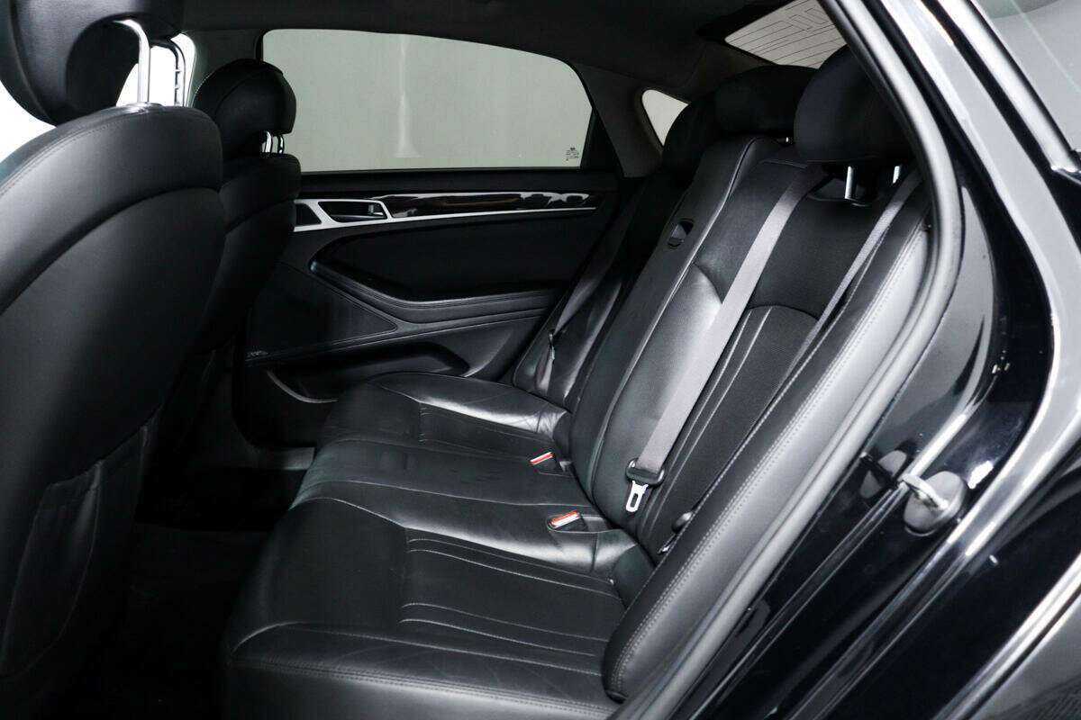 Купить Hyundai Genesis с пробегом. Фото: #11