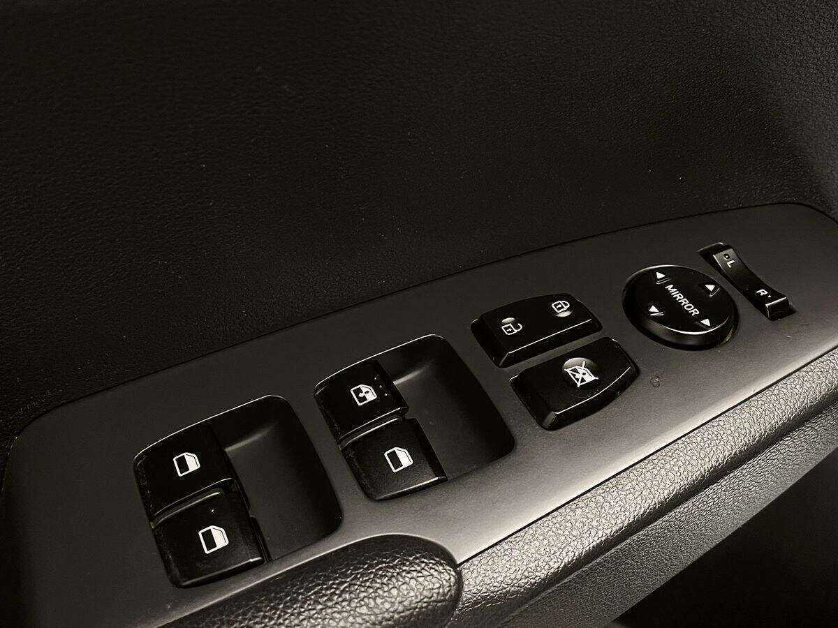 Купить Hyundai Solaris с пробегом. Фото: #11