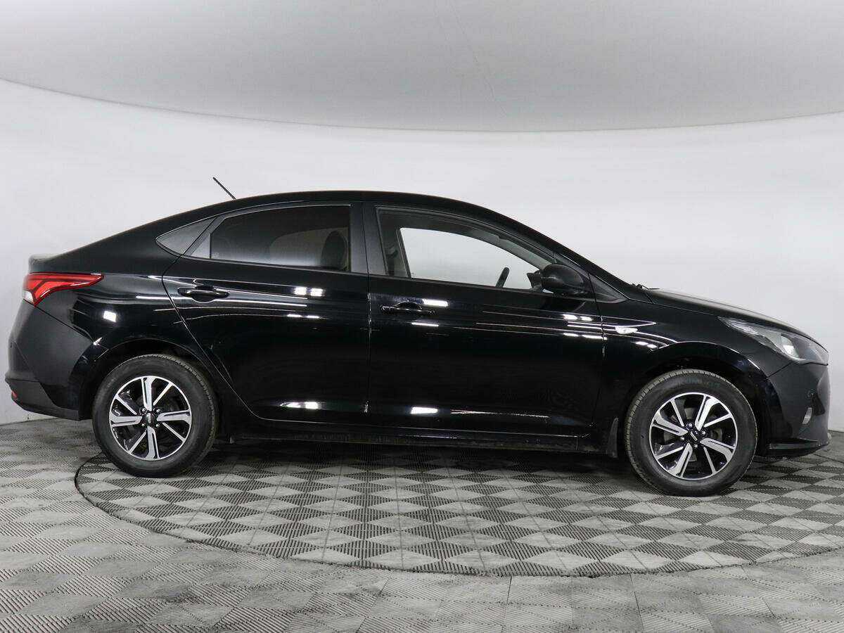 Купить Hyundai Solaris с пробегом. Фото: #3