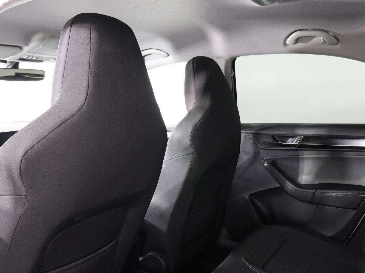 Купить Skoda Rapid с пробегом. Фото: #11