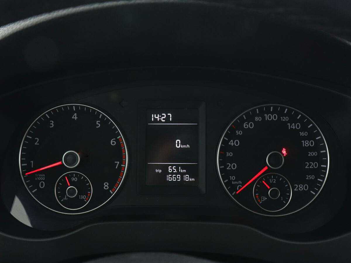 Купить Volkswagen Jetta с пробегом. Фото: #10