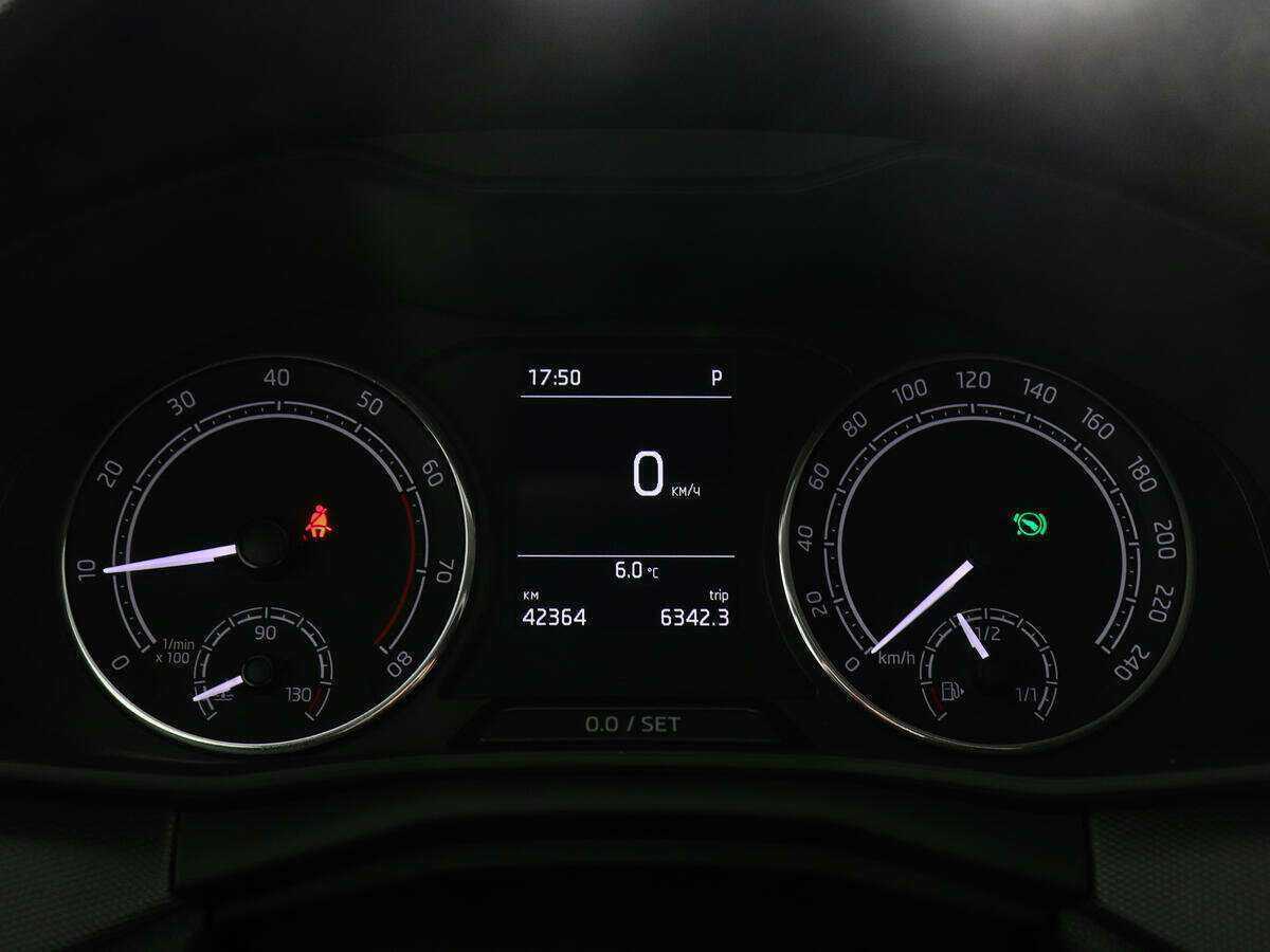 Купить Skoda Rapid с пробегом. Фото: #9