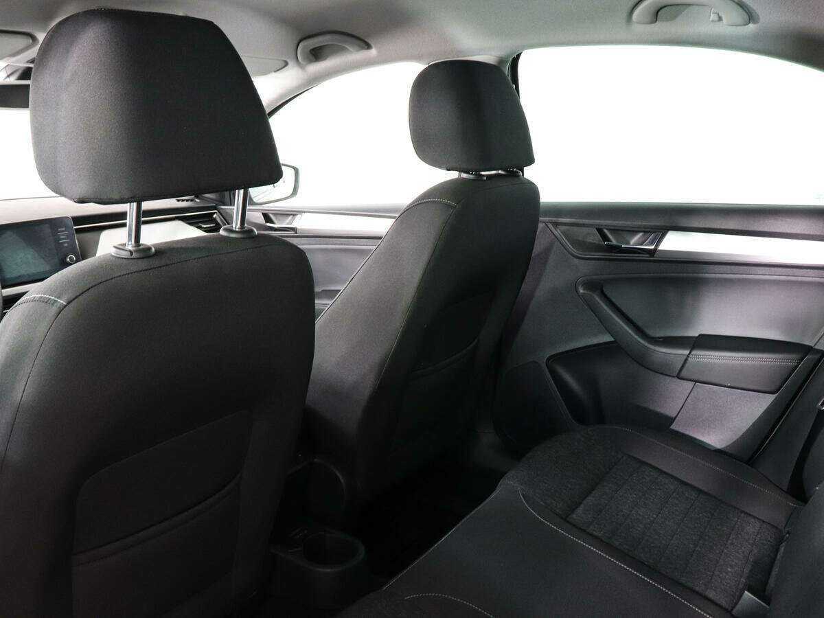 Купить Skoda Rapid с пробегом. Фото: #12