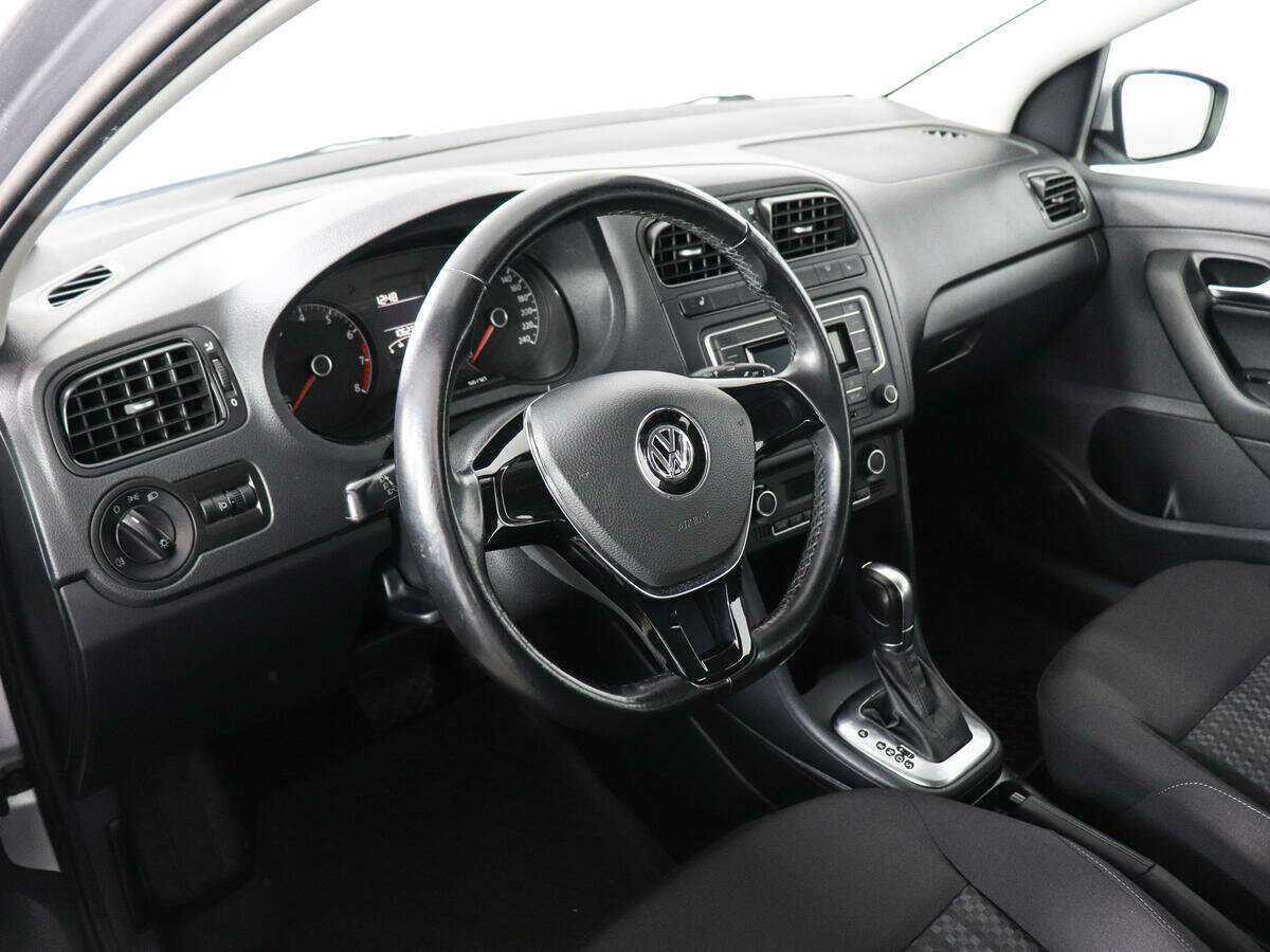 Купить Volkswagen Polo с пробегом. Фото: #8