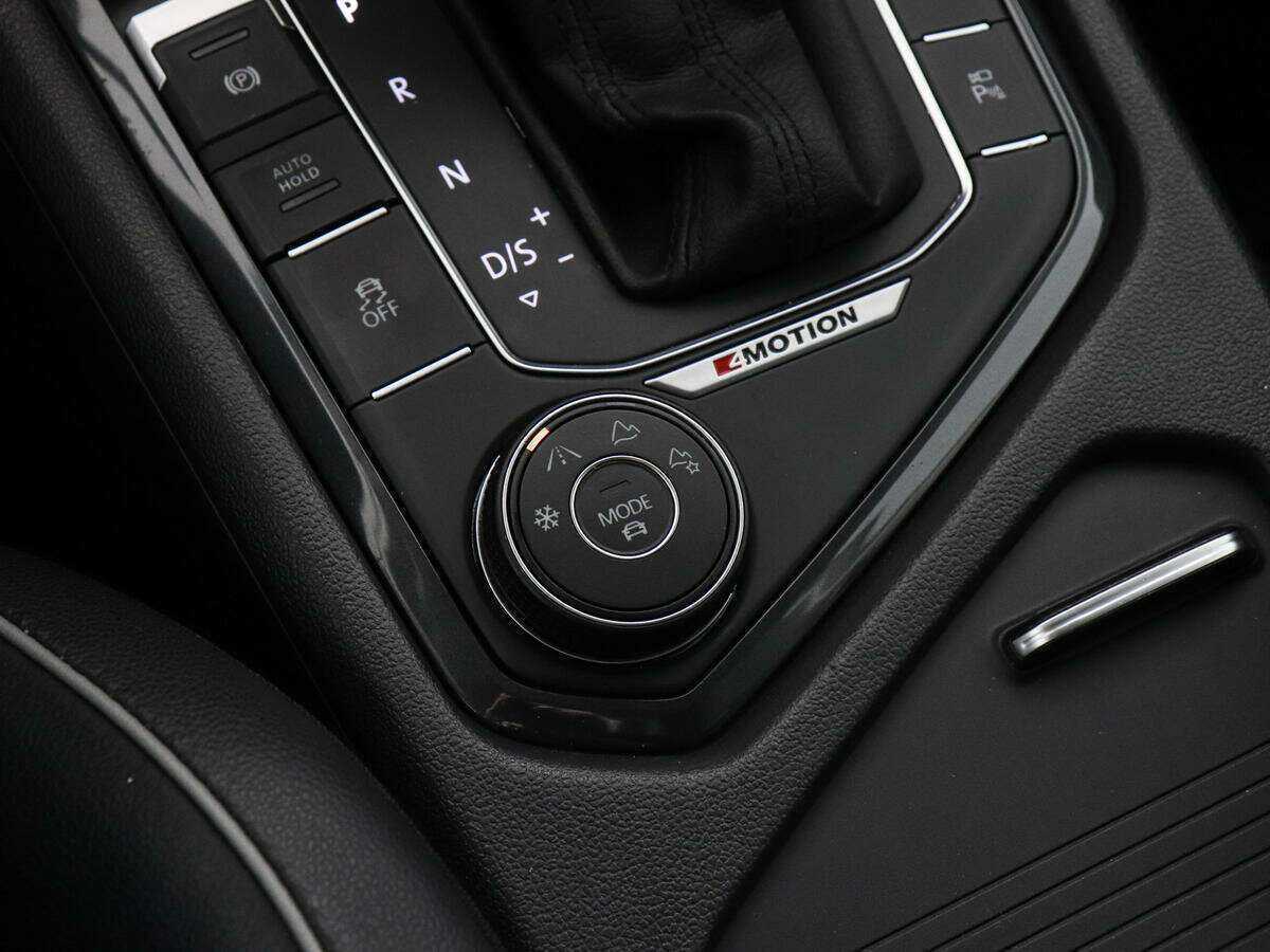 Купить Volkswagen Tiguan с пробегом. Фото: #14