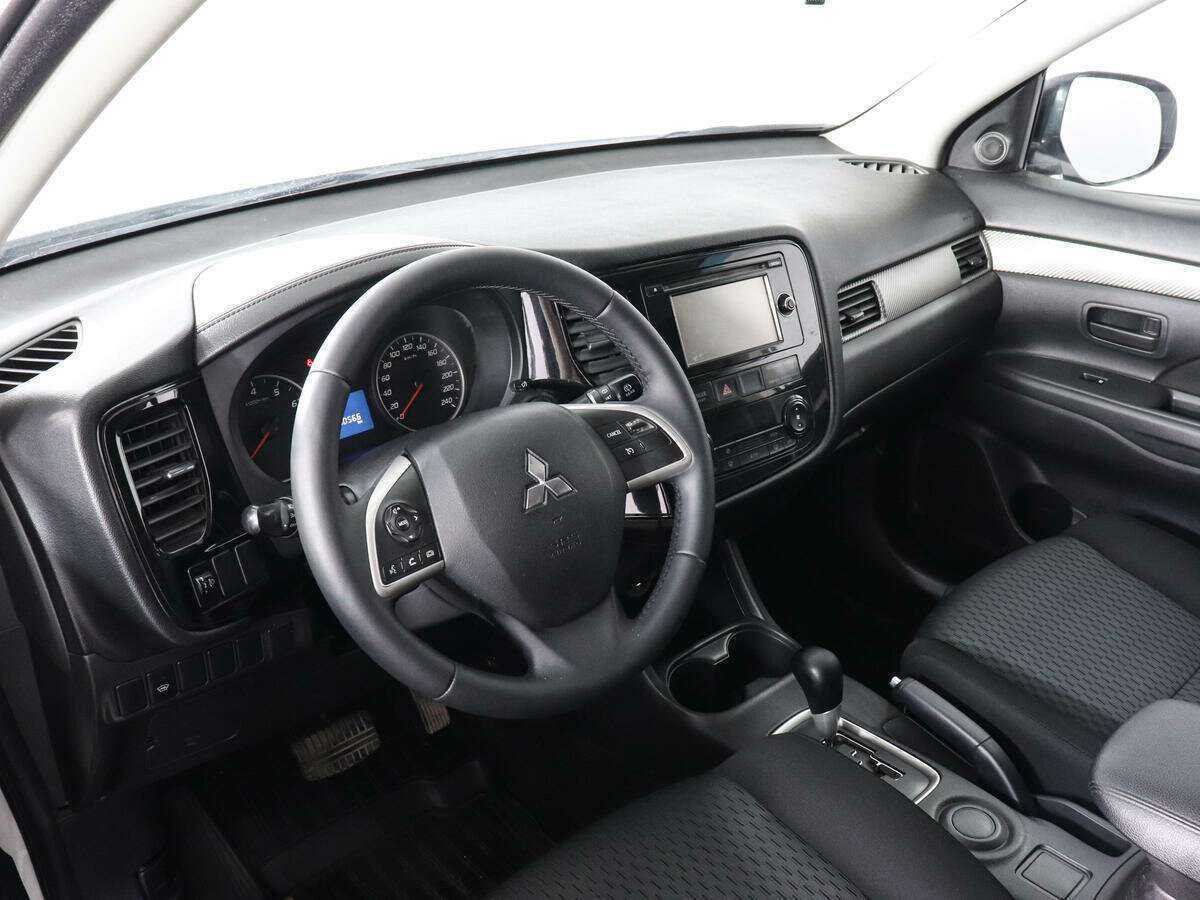 Купить Mitsubishi Outlander с пробегом. Фото: #8