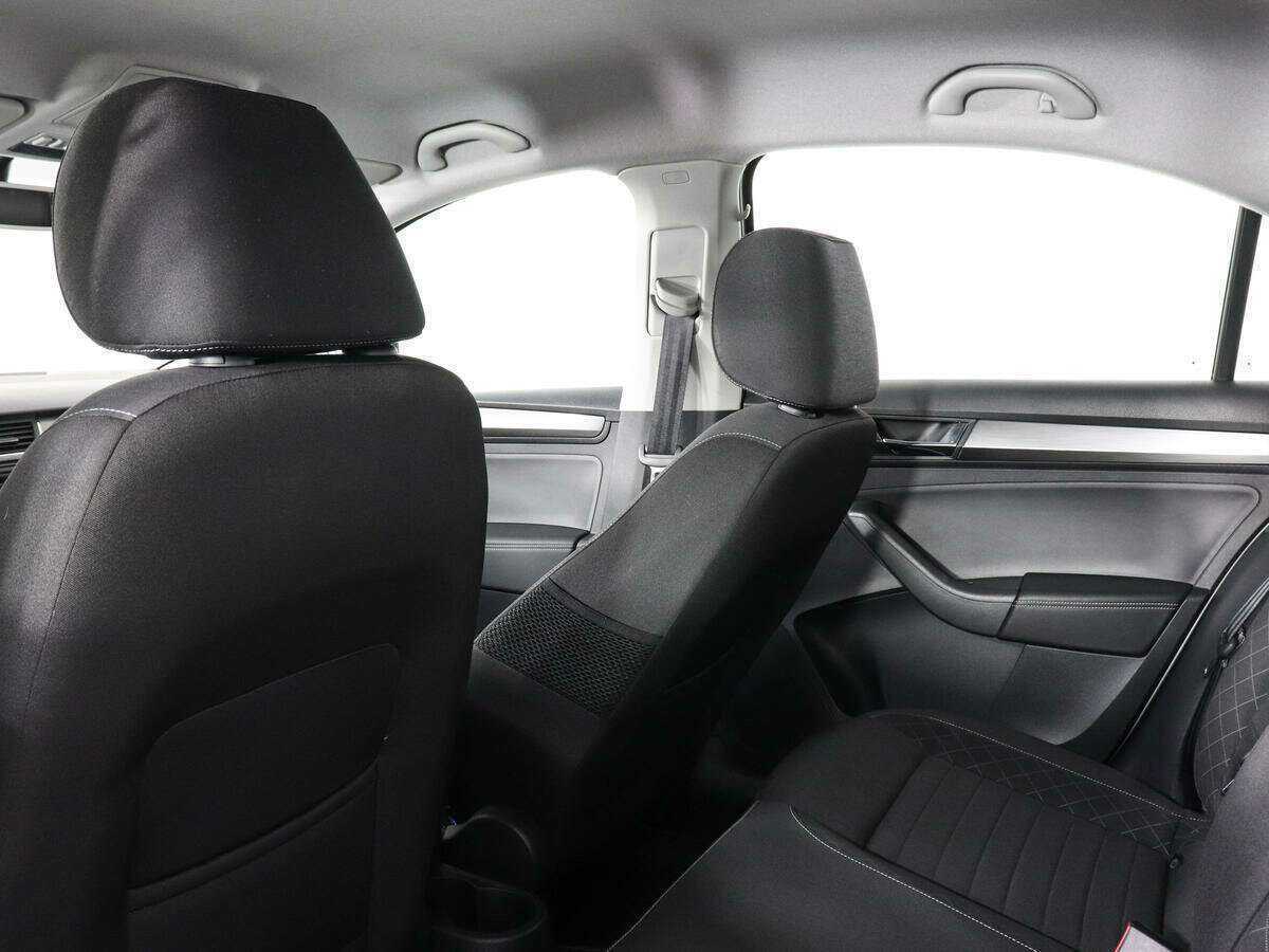 Купить Skoda Rapid с пробегом. Фото: #10