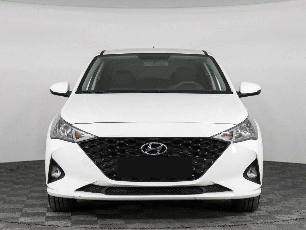 Купить Hyundai Solaris с пробегом. Фото: #1