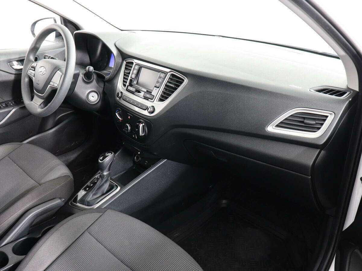 Купить Hyundai Solaris с пробегом. Фото: #8