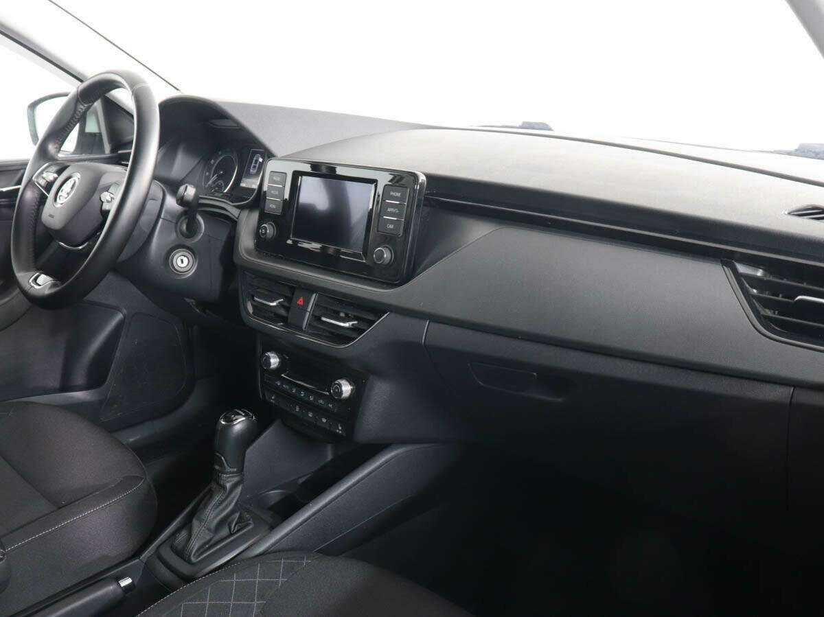Купить Skoda Rapid с пробегом. Фото: #9