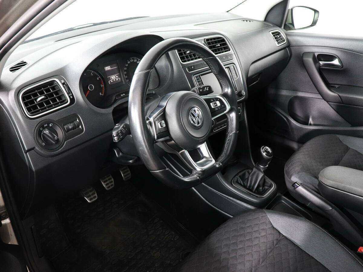 Купить Volkswagen Polo с пробегом. Фото: #7