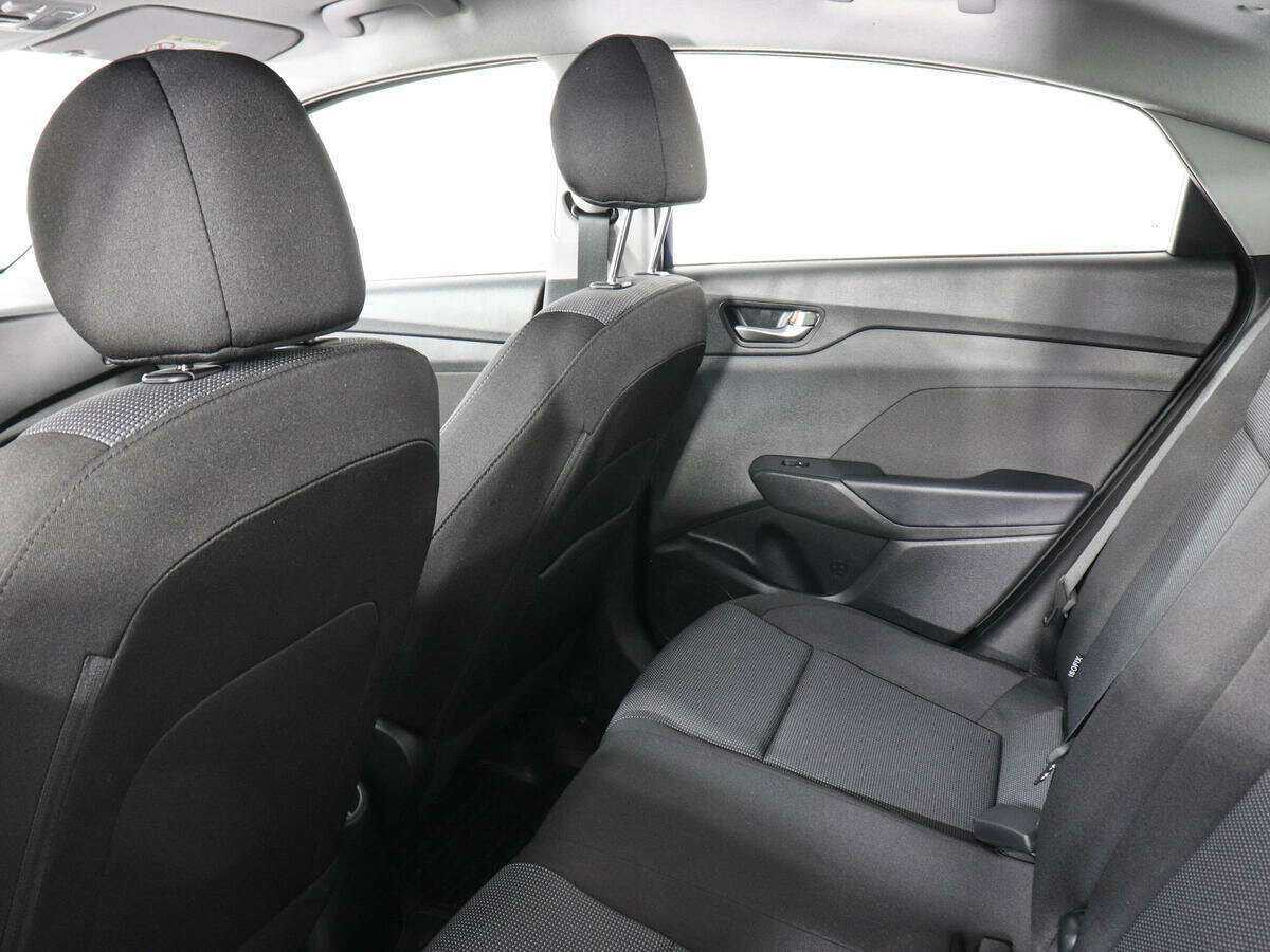 Купить Hyundai Solaris с пробегом. Фото: #11