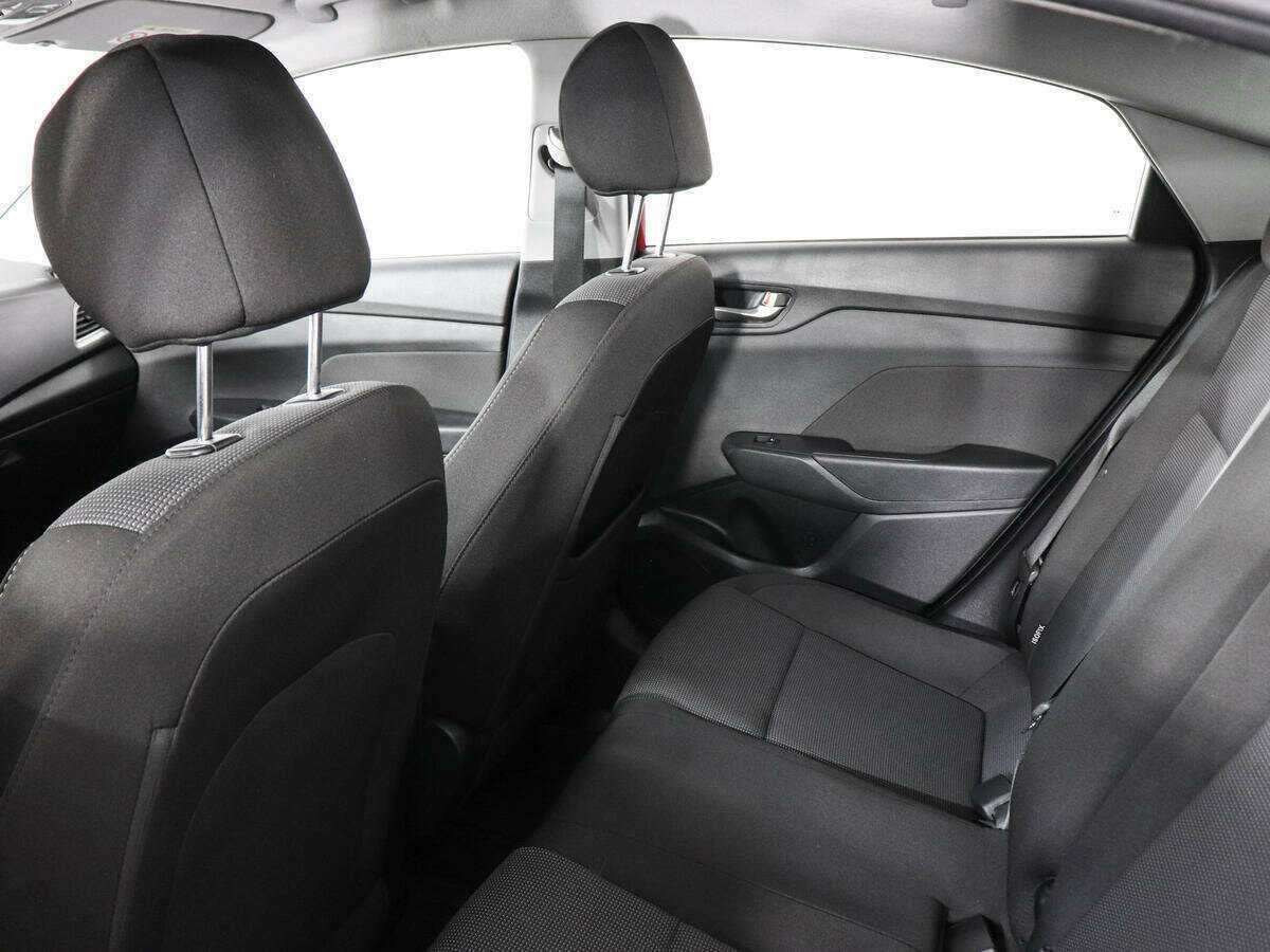 Купить Hyundai Solaris с пробегом. Фото: #7