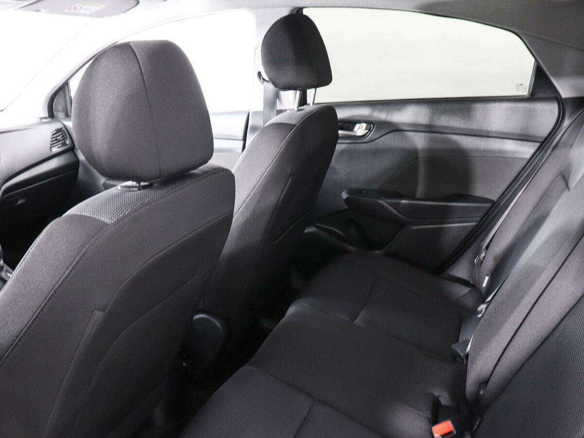 Купить Hyundai Solaris с пробегом. Фото: #11