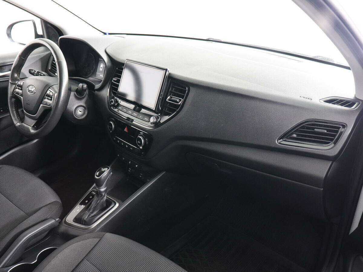 Купить Hyundai Solaris с пробегом. Фото: #9