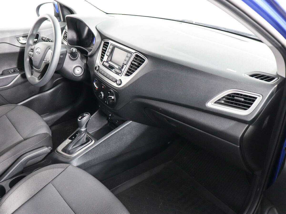 Купить Hyundai Solaris с пробегом. Фото: #9