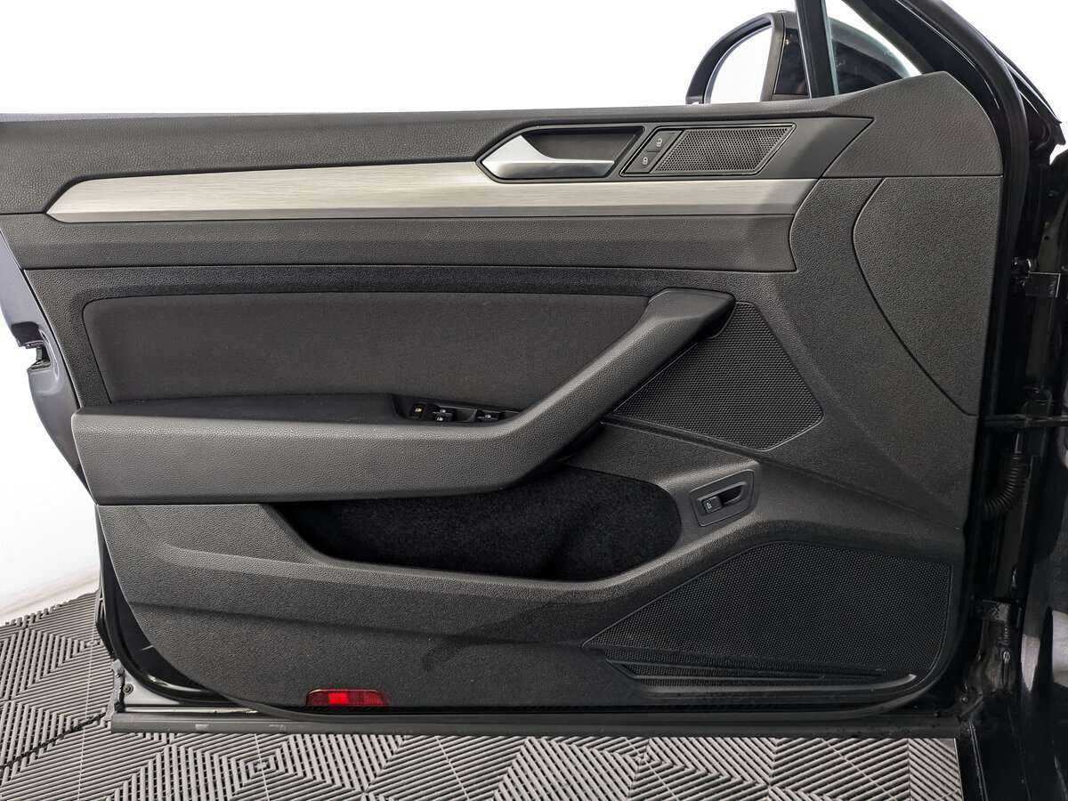 Купить Volkswagen Passat с пробегом. Фото: #13