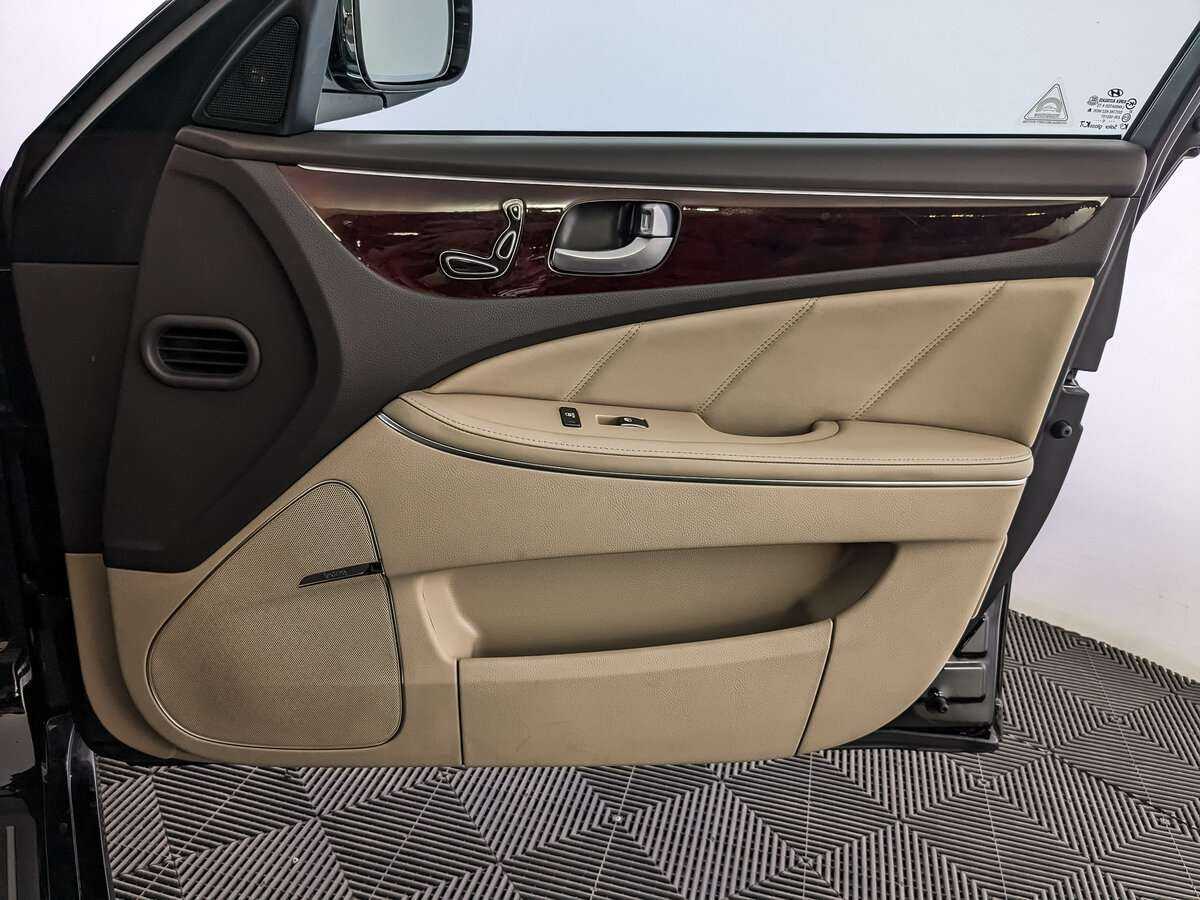 Купить Hyundai Equus с пробегом. Фото: #19