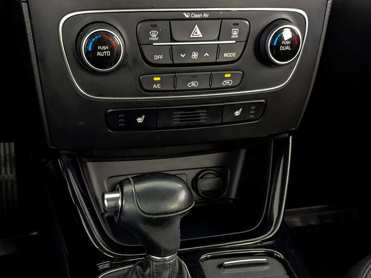 Купить Kia Sorento с пробегом. Фото: #22
