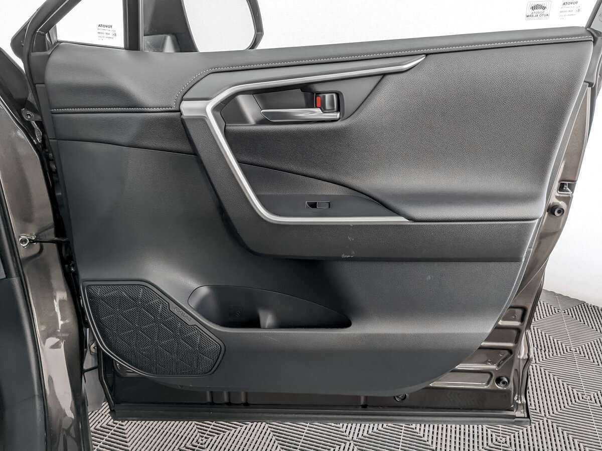 Купить Toyota RAV4 с пробегом. Фото: #19